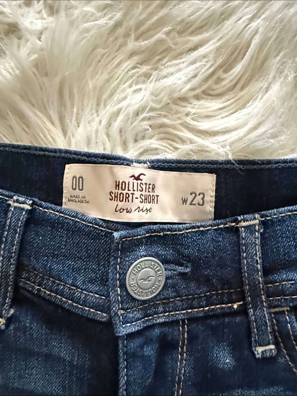 ☀️HOLLISTER LOW RISE SHORTS 🩳 - Picture 2 of 5